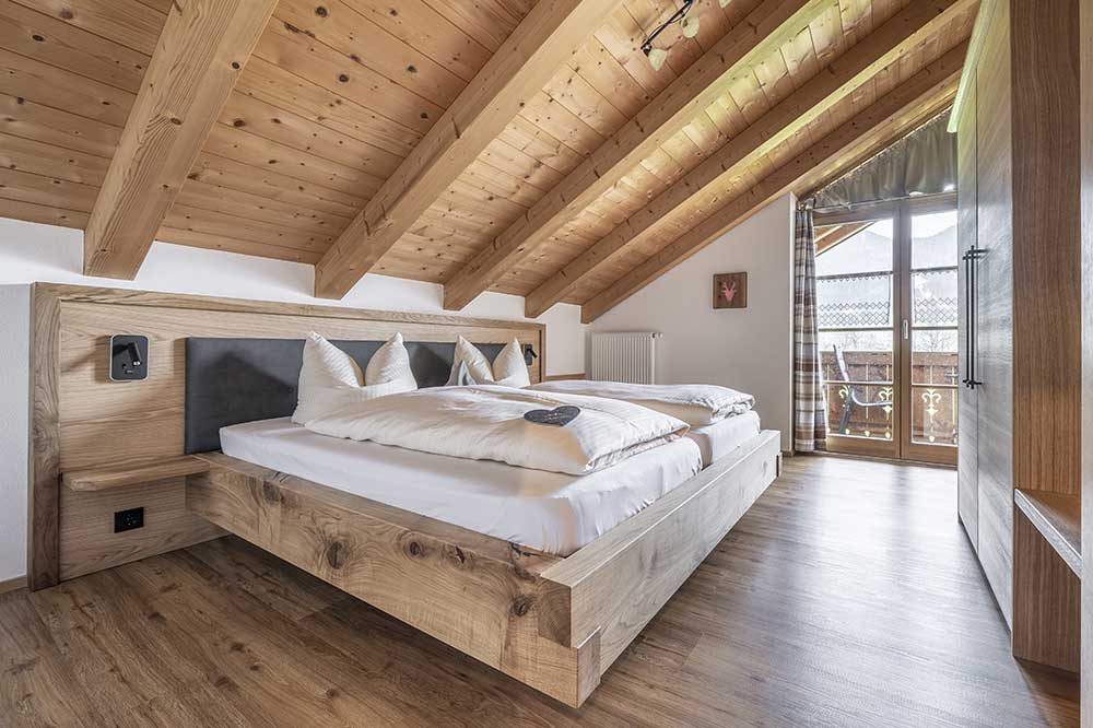 Eines der beiden Schlafzimmer der Ferienwohnung Hirsch